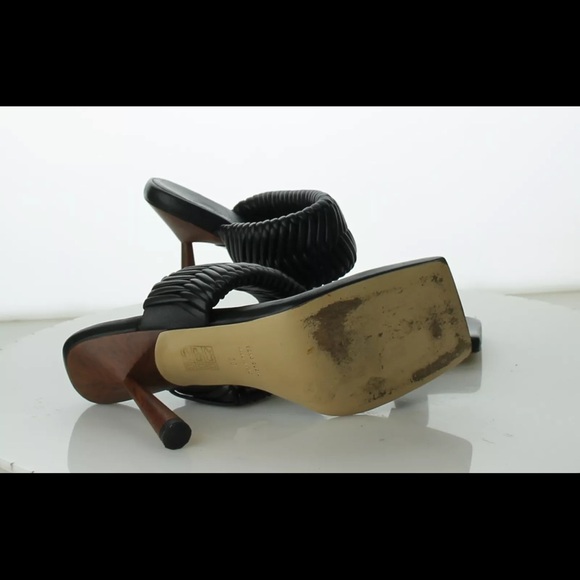 GIA - Picture 5 of 5